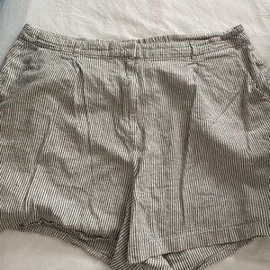 Old Navy Black and White Bermuda Shorts Casual Style
